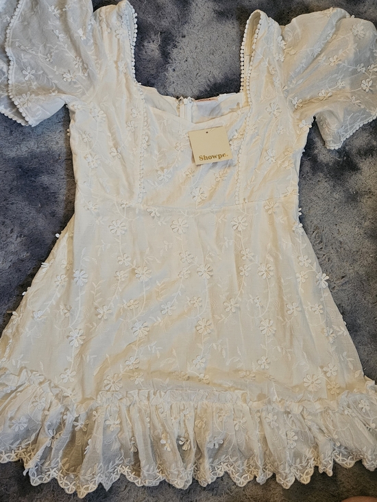 ROMWE Dresses & Skirts - Showpo White Floral Embroidered Women’s Dress New With Tags